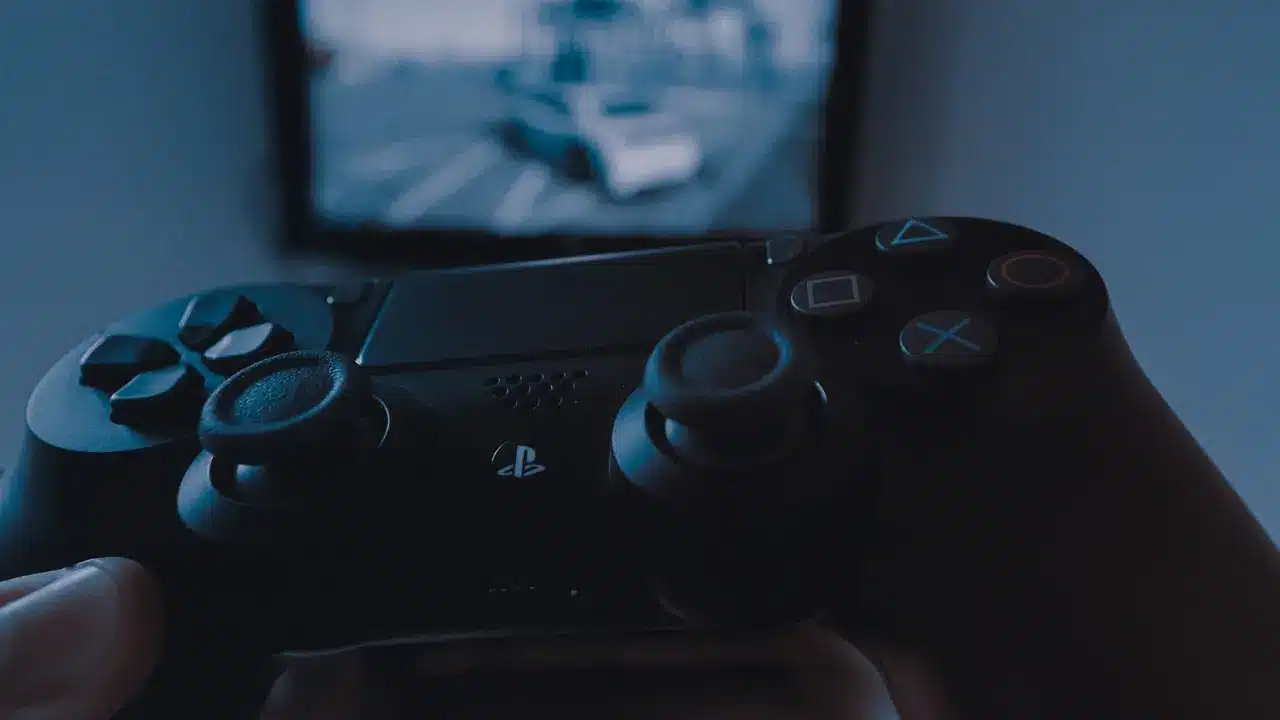 Can You Play Minecraft With Friends Without PlayStation Plus?